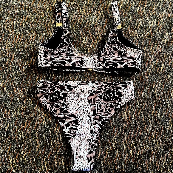 Brand New 2 Piece swim suit ! - Picture 2 of 2